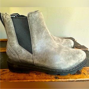 Sorel Chelsea boots size 8 great condition